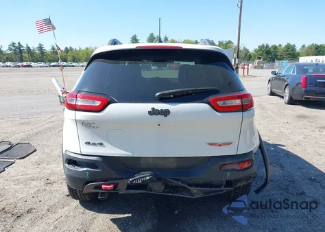 2015 Jeep Cherokee Trailhawk z USA, uszkodzony, nr VIN 1C4PJMBS2FW687716